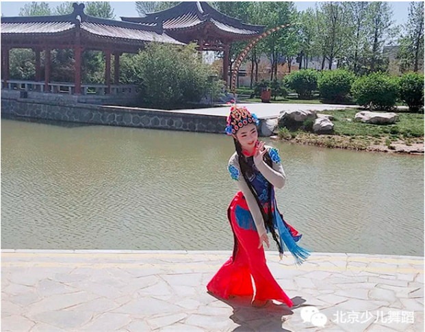 五一假期必备！教你如何用舞蹈动作给孩子凹造型~