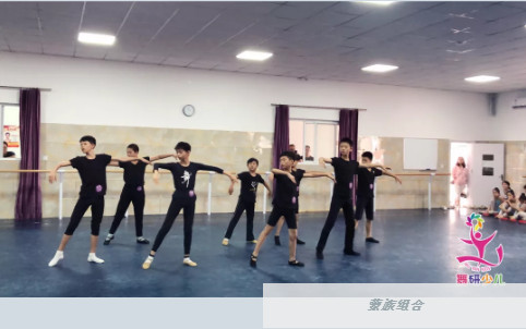 又一波闭营图集来袭！暑假泡在舞蹈教室里的孩子，收获到了什么？