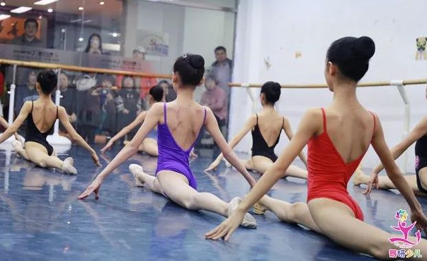 “孩子，如果你跳舞，大概会度过这样的一辈子......”