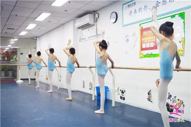 学舞蹈， 多少家长输给了这三个字！