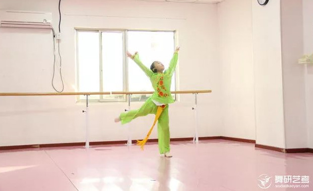 如何让孩子在舞蹈学习过程中进步的更快？