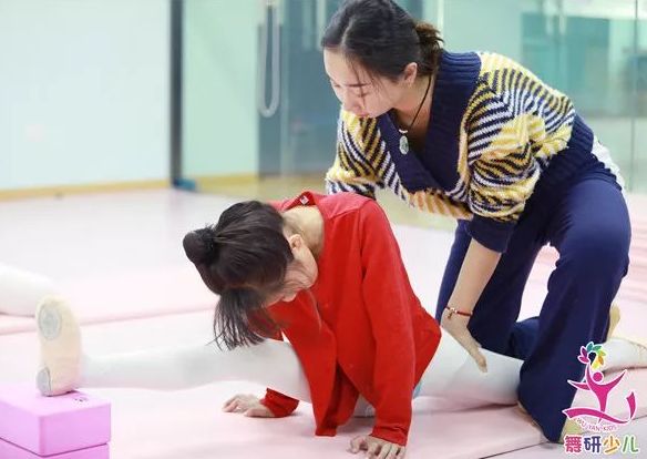 孩子舞蹈跳不好，也许是因为踩了这7大学舞雷区……
