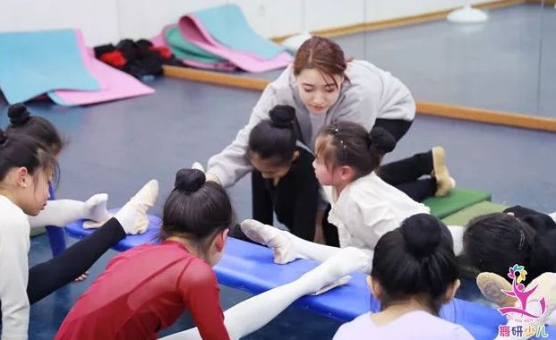 同一个动作，舞蹈老师为什么总是要求反复练习呢？