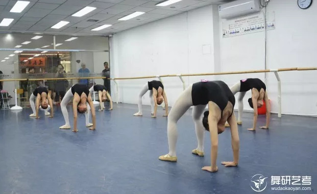 想建成舞蹈这幢高楼，孩子的地基打稳了吗?