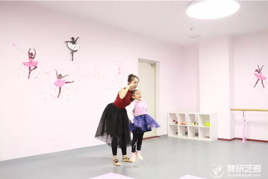 孩子学舞蹈会影响长个吗？