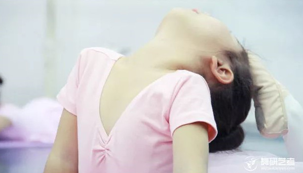 如何让孩子在舞蹈学习过程中进步的更快？