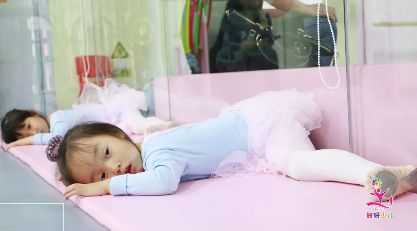 为什么孩子会与舞蹈渐行渐远？就是因为“回家不练习”！
