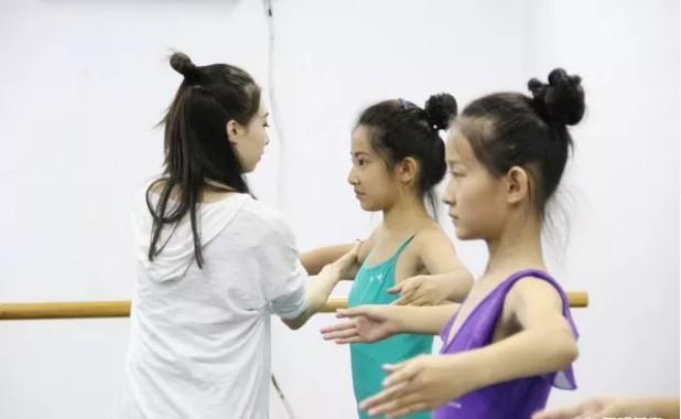 学舞蹈的孩子都很聪明，你发现了吗?