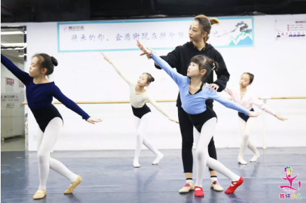 事实证明：孩子学了舞蹈以后，其实文化课会更好！！