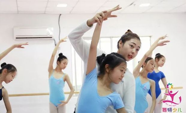 孩子舞蹈跳不好，也许是因为踩了这7大学舞雷区……