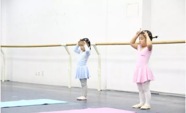 学舞蹈的孩子都很聪明，你发现了吗?