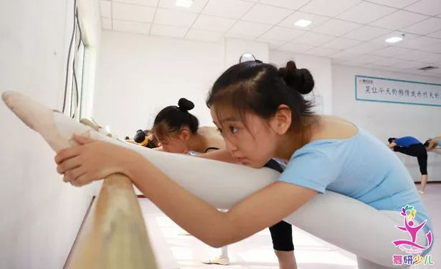 爸妈要警惕：伤害孩子学舞蹈的6大