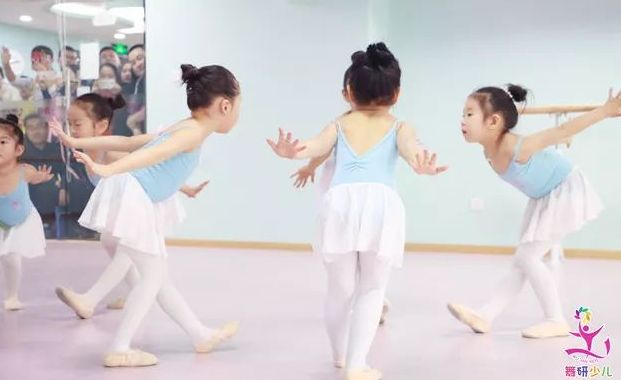 家长逼孩子学舞蹈到底对不对？