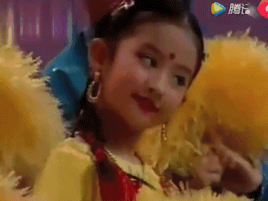 刘亦菲的“仙女背”美得让人窒息，真不愧是学舞蹈的神仙姐姐~