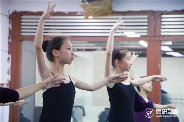 如何家长要正确参与孩子的舞蹈学习呢