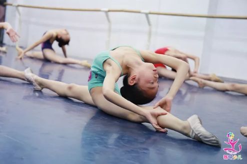 以北舞附中为例，孩子想考舞蹈附中，必须达到哪些标准？