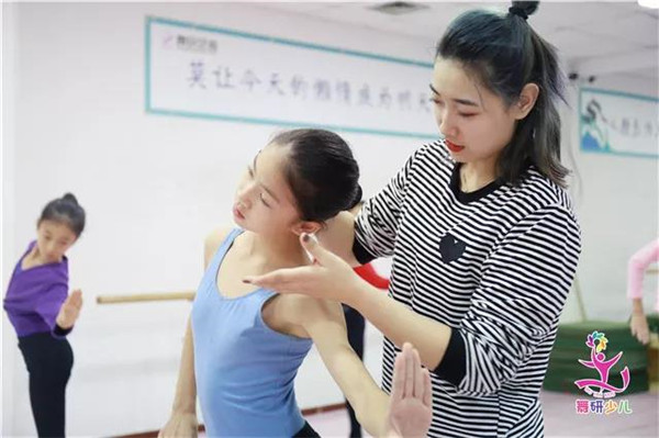 让孩子走舞蹈艺考这条路，家长想好了吗？