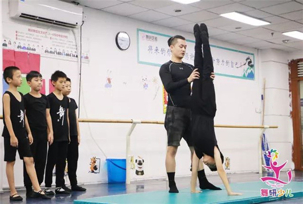 学舞蹈的孩子最烦的一句话“你看看别人家的孩子舞蹈跳的多好……”
