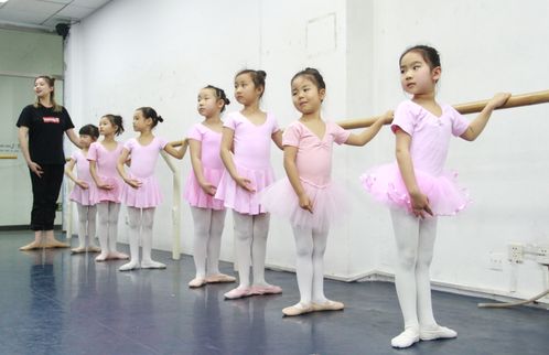 如何消除孩子在学习舞蹈时的焦虑？