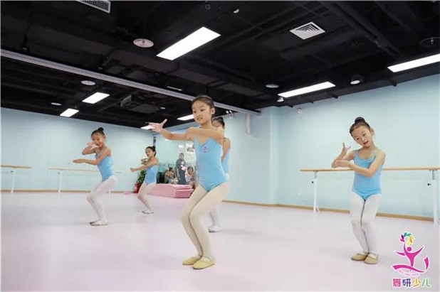 为什么说“学舞蹈一定要从娃娃抓起”？