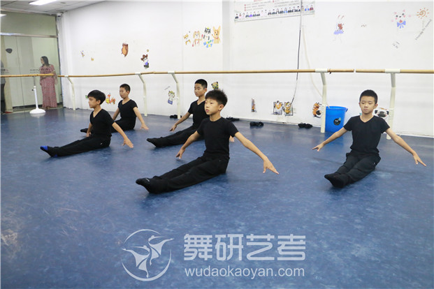 学舞蹈为什么一定要登台表演？