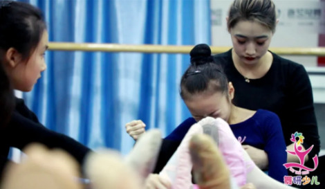 “学舞蹈那么苦，为什么你还愿意不停的跳？”