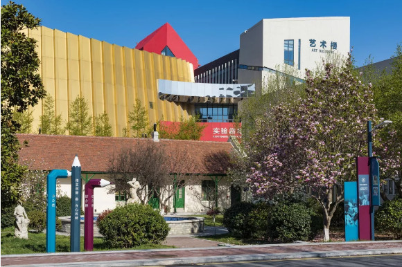 2020年青岛艺术学校初中部招生简章