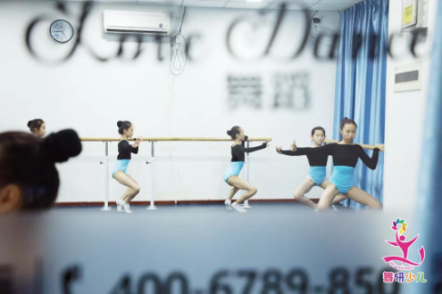 北舞附中的残酷选拔告诉我们：没有容易的人生，只有不言放弃的舞蹈生