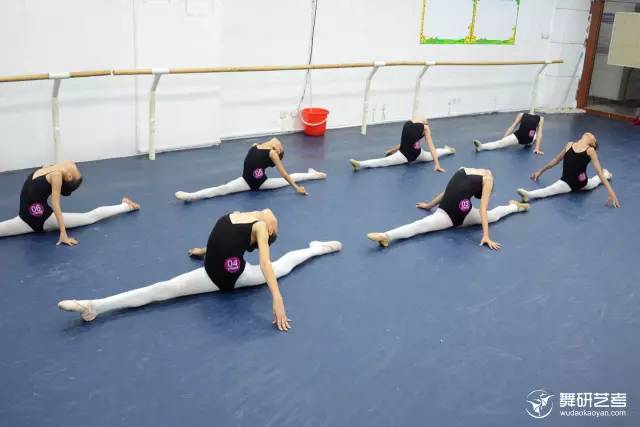 孩子练习软开度的6个专业方法及训练计划