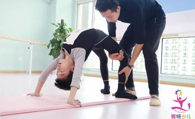 谢谢一直陪伴孩子学舞蹈的家长！
