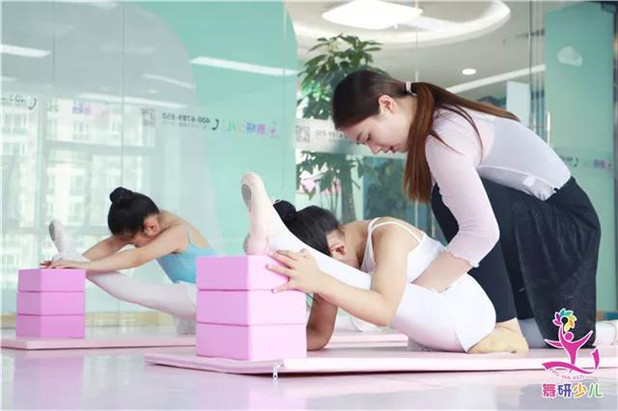学舞蹈其实培养的是孩子的仪式感！