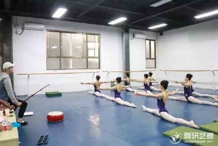 舞蹈知识丨舞蹈软开度训练的常见问题