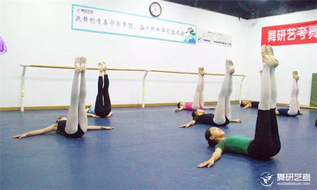 孩子学习舞蹈为什么一个动作要练习无数遍呢