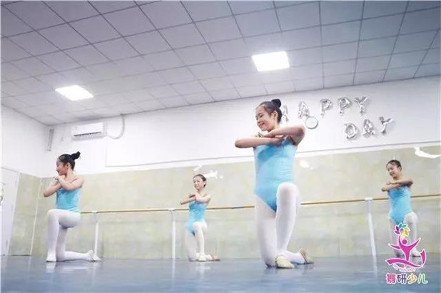 为什么说“学舞蹈一定要从娃娃抓起”？