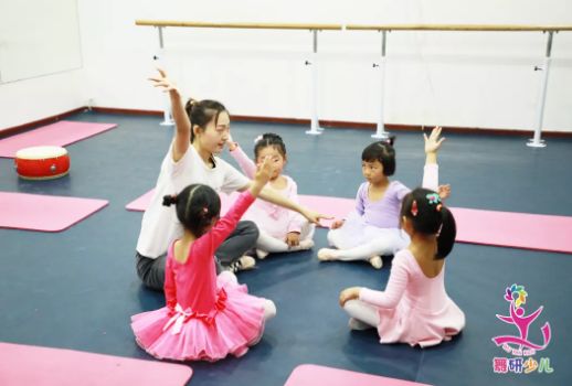 干货系列丨学舞蹈有哪些好处？孩子最好几岁开始学舞？
