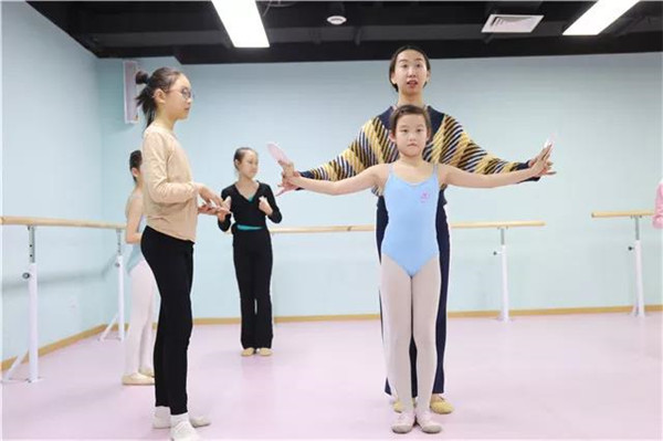 家长应该如何为孩子制定科学的舞蹈学习计划？