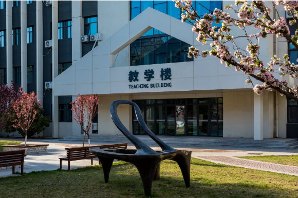 2020年青岛艺术学校初中部招生简章