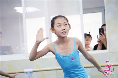 提高孩子舞蹈表现力的4个小妙招！