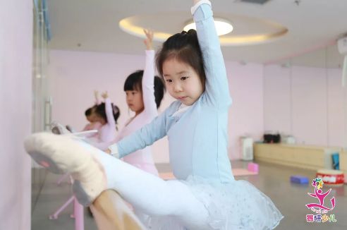 不“逼”孩子上兴趣班是父母的失职？ 《家有儿女》 中的刘星说出了所有孩子的心声