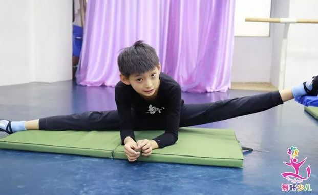 如你所见，备考北舞附中就是这么“苦”……