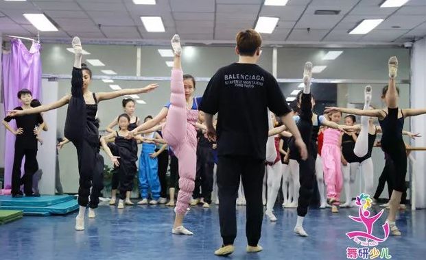 别等孩子考不上舞蹈附中，才想起来“早知道”……