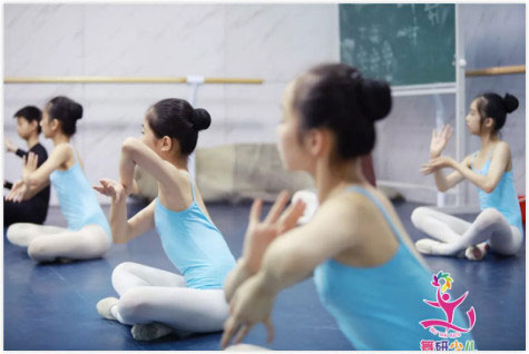 那些中途放弃舞蹈的孩子，大多都是因为家长做了这5件事……