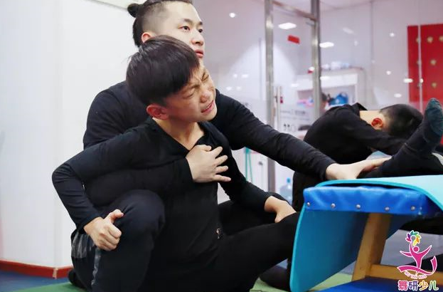 一个闪光的舞蹈梦想：北舞附中