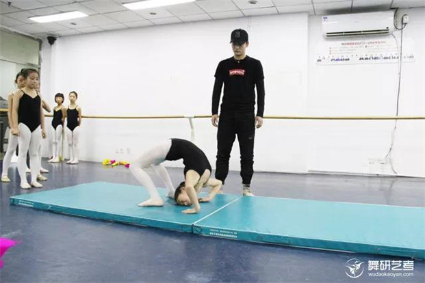 如何家长要正确参与孩子的舞蹈学习呢