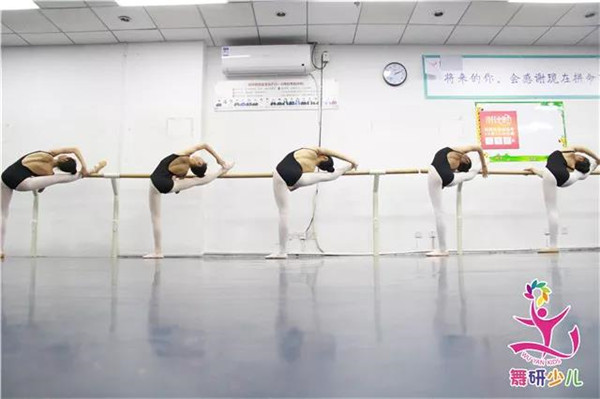 舞蹈基本功训练，孩子这么多年白练了吗？