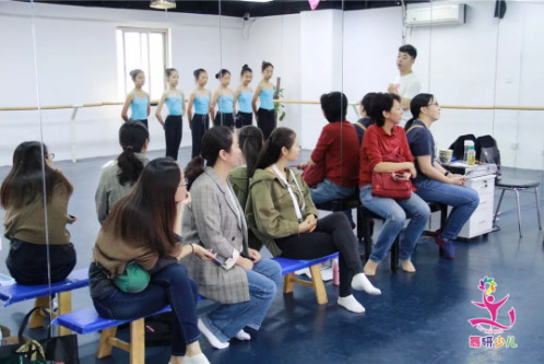 学舞蹈20%在老师，20%在孩子，60%在家长！