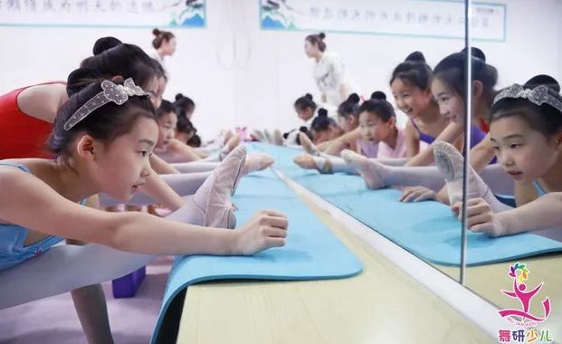 他们都说：学舞蹈的孩子特能吃苦......