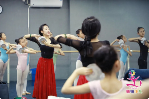 疫情在家如何有效练习舞蹈剧目？注意这10点，别让练习成为“白努力”……