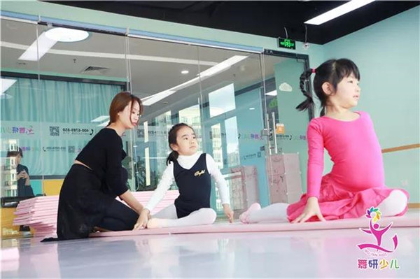 家长必知：怎样培养幼儿的舞蹈兴趣