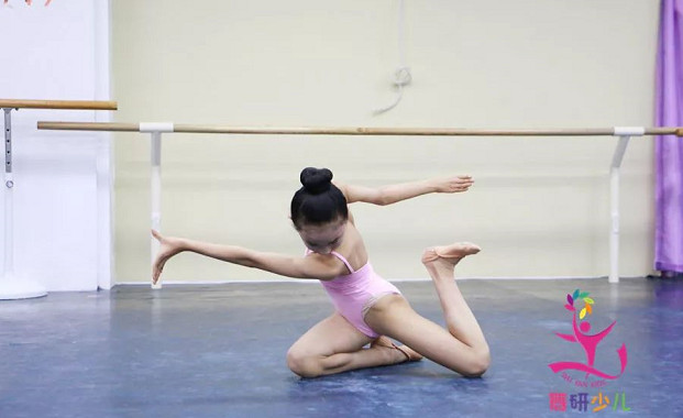 学舞蹈的孩子如何避免自然淘汰？